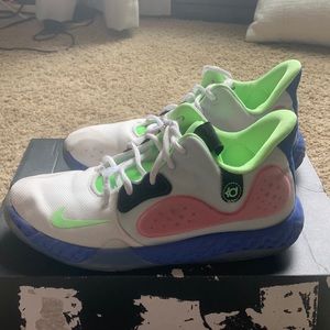 Nike kd basketball shoes